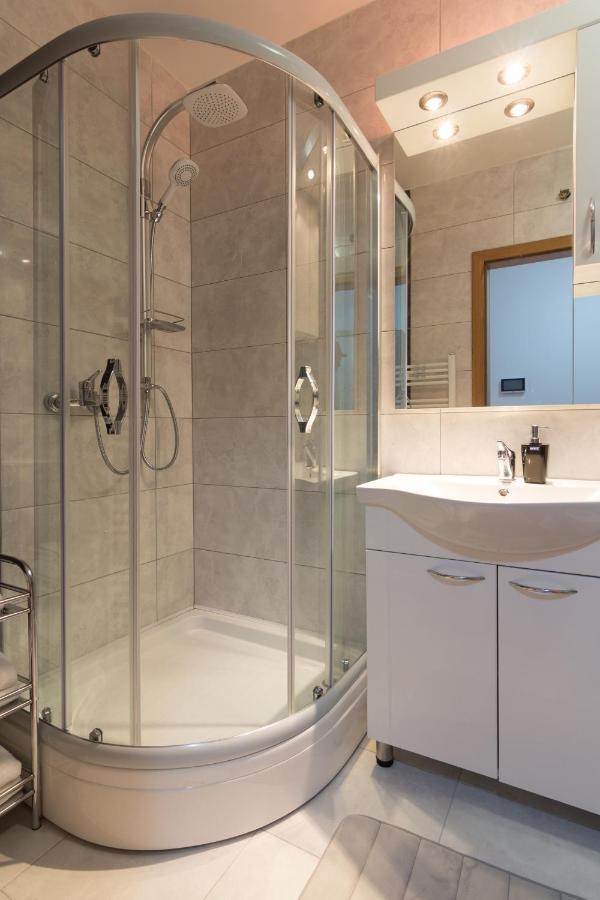 Apartman Carica Visoko Luaran gambar